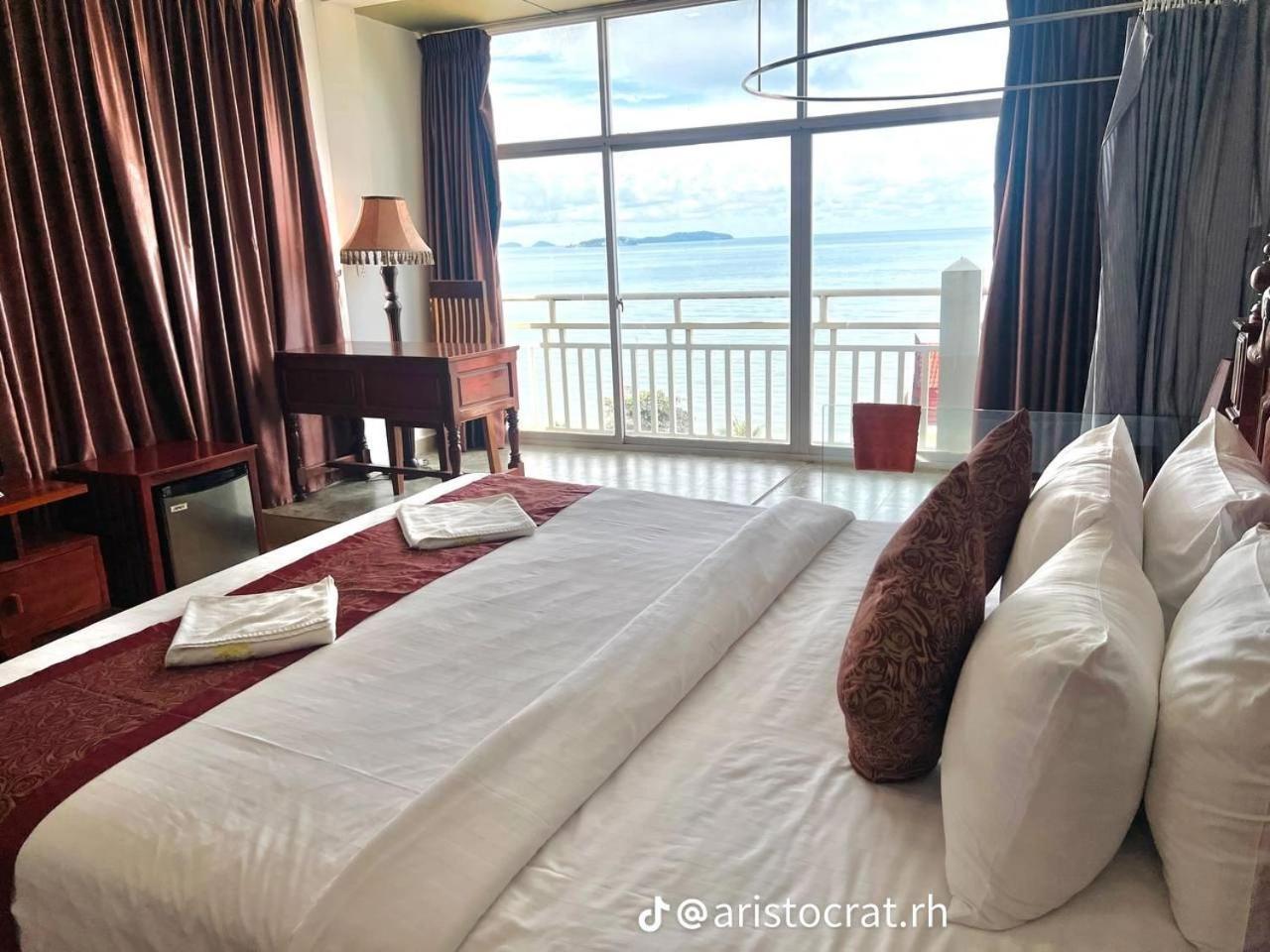 Aristocrat Residence & Hotel Preăh Sihanŭk Zewnętrze zdjęcie