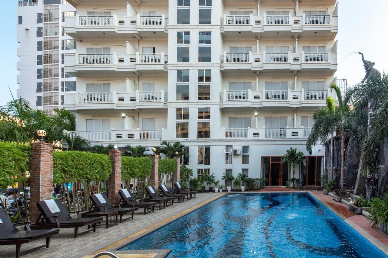 Aristocrat Residence & Hotel Preăh Sihanŭk Zewnętrze zdjęcie